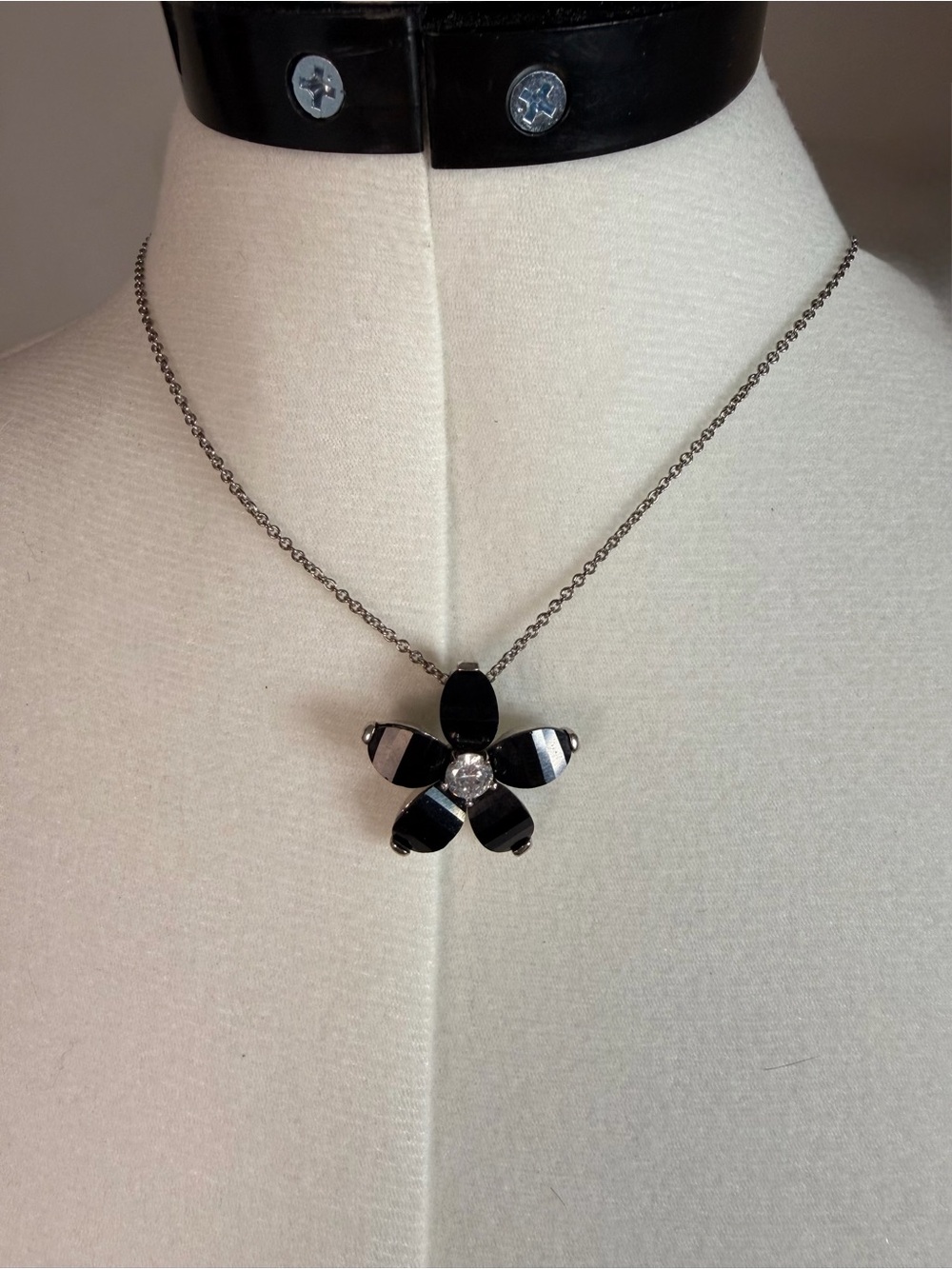 Black Flower Pendant Necklace - Women's Jewelry